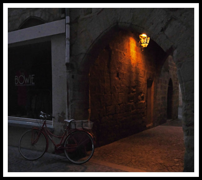 site353passage lanterne allumée vélo